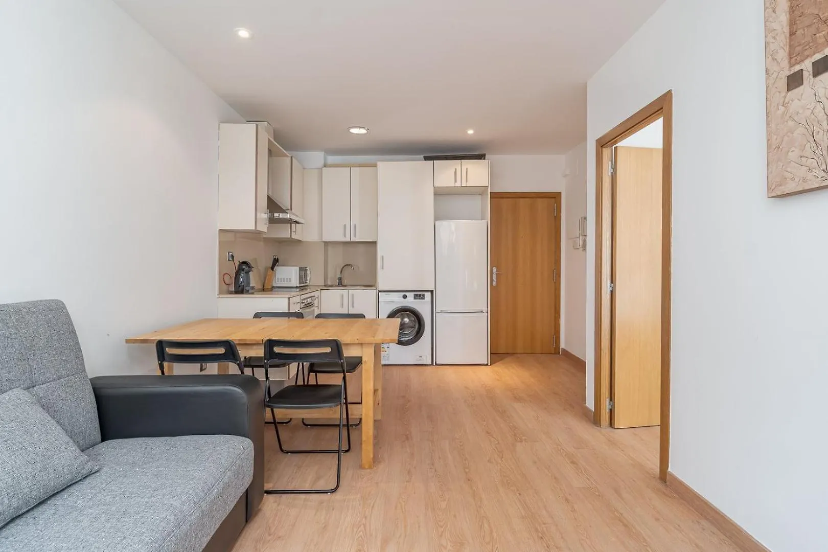 Guestready - Bright Home Near Montjuic Barcelona 0*,  Hiszpania
